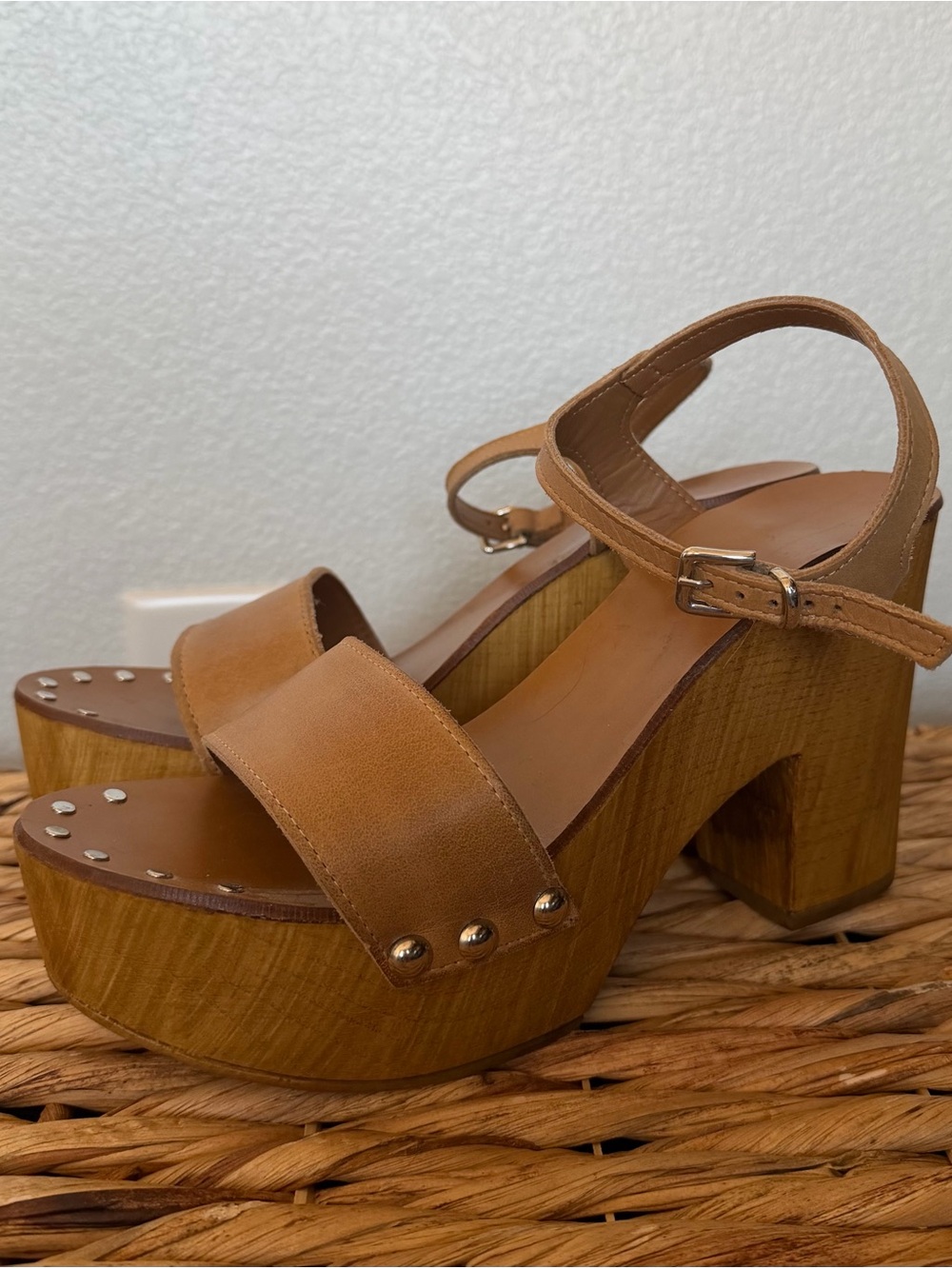 Tan Leather Studded Wood Platform Clog Sandals Size 40 Boho 70s